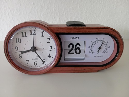 Wecker mit tagesanzeige und - mit,